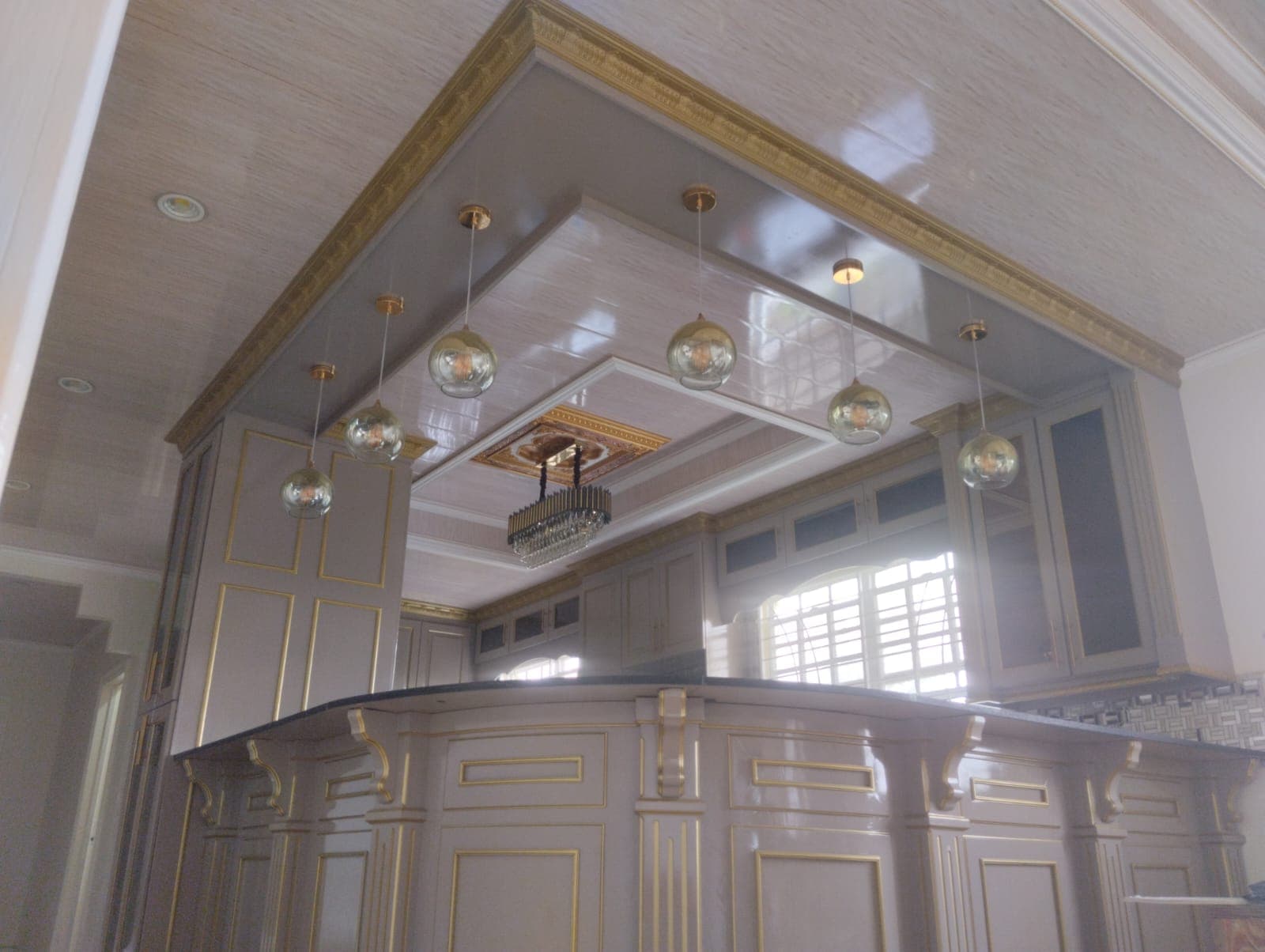 Custom-made cabinet thumbnail 5