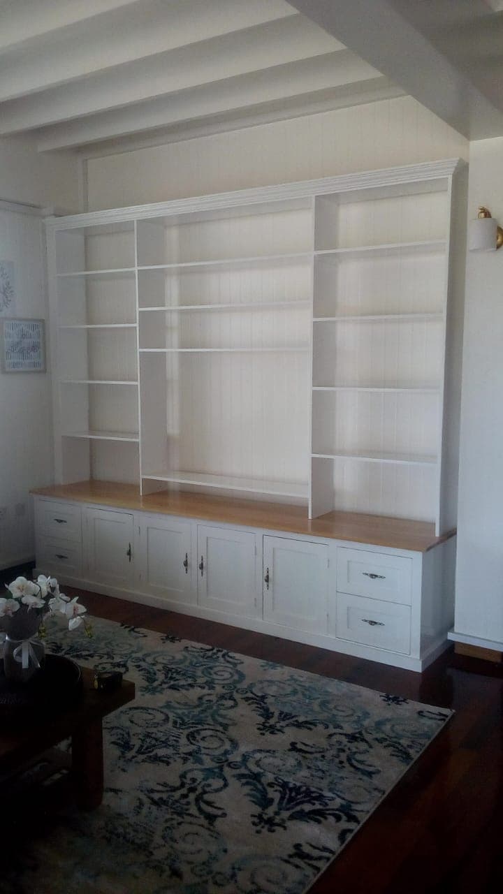 Entertainment center